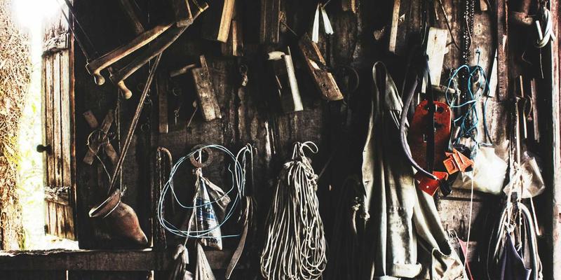 喷码机在异形曲面包装上的精准定位与喷印技术解析：挑战与解决方案