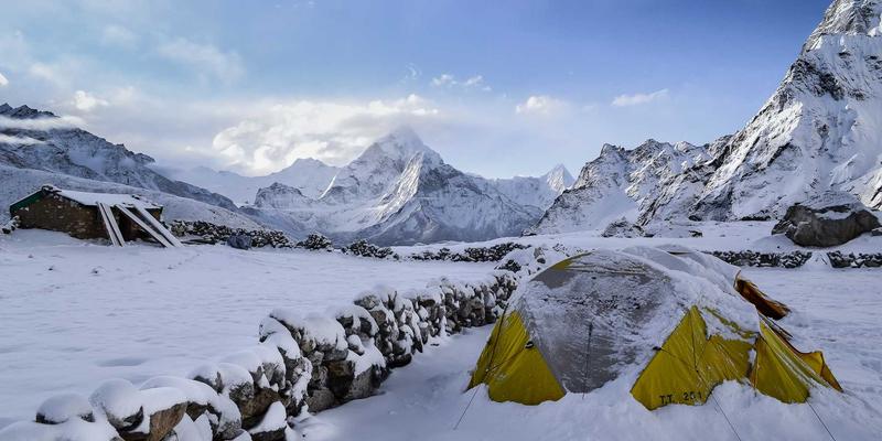 热发泡与压电式喷码技术深度解析：如何根据包装材料与生产速度选择最优喷码机